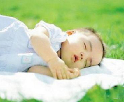 新生儿能不能晒太阳？如何正确晒太阳？