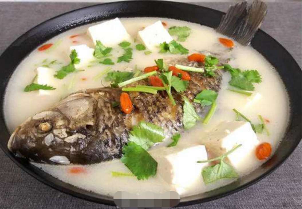 鲫鱼豆腐丝瓜汤